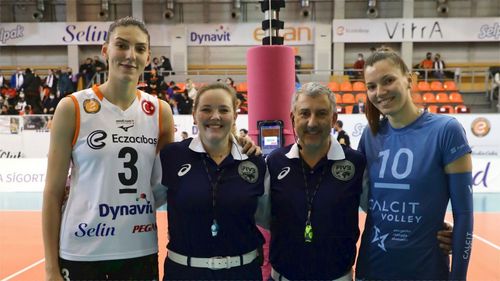 Einsatz im CEV-Pokal (Eczacıbaşı Istanbul vs. Calcit Kamnik) © Vedat Yangin / CEV