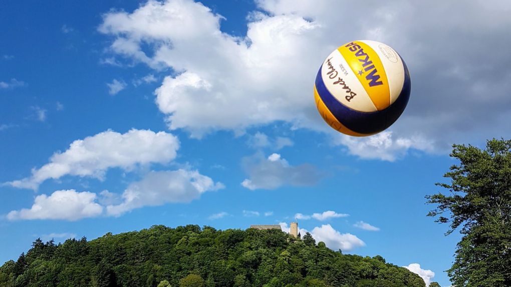 Beachvolleyball unterhalb des Schlosses in Biedenkopf © Volkmar Hauf